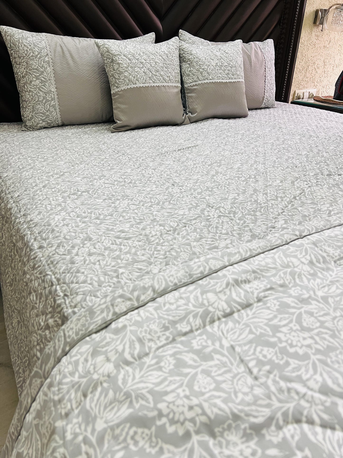 Comforter & Bedcover Set