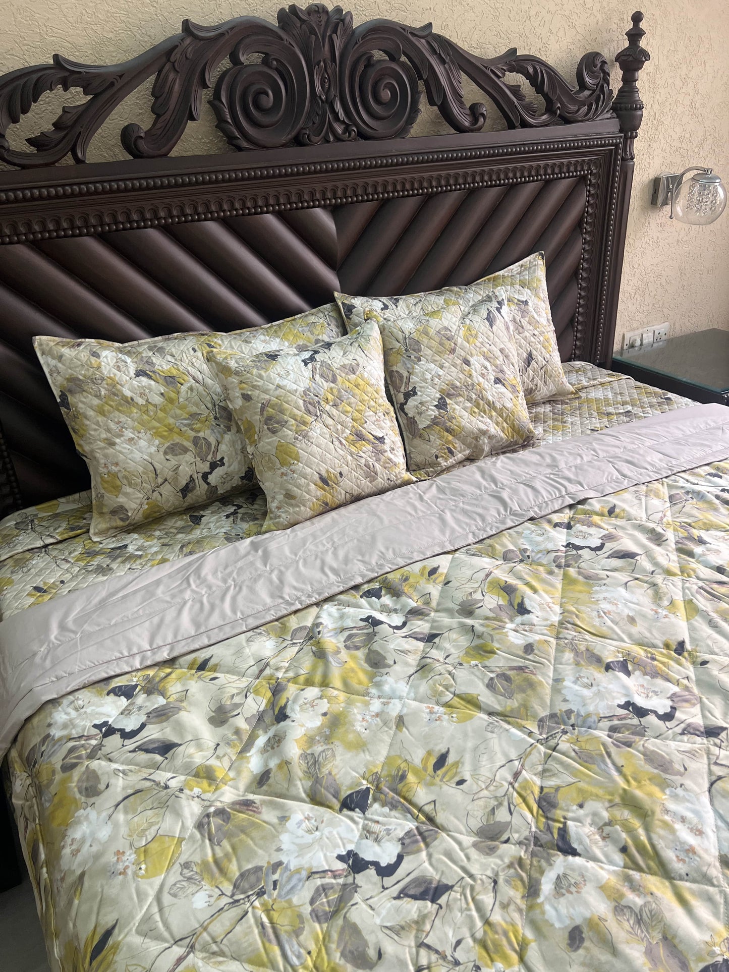 Comforter & Bedcover Set