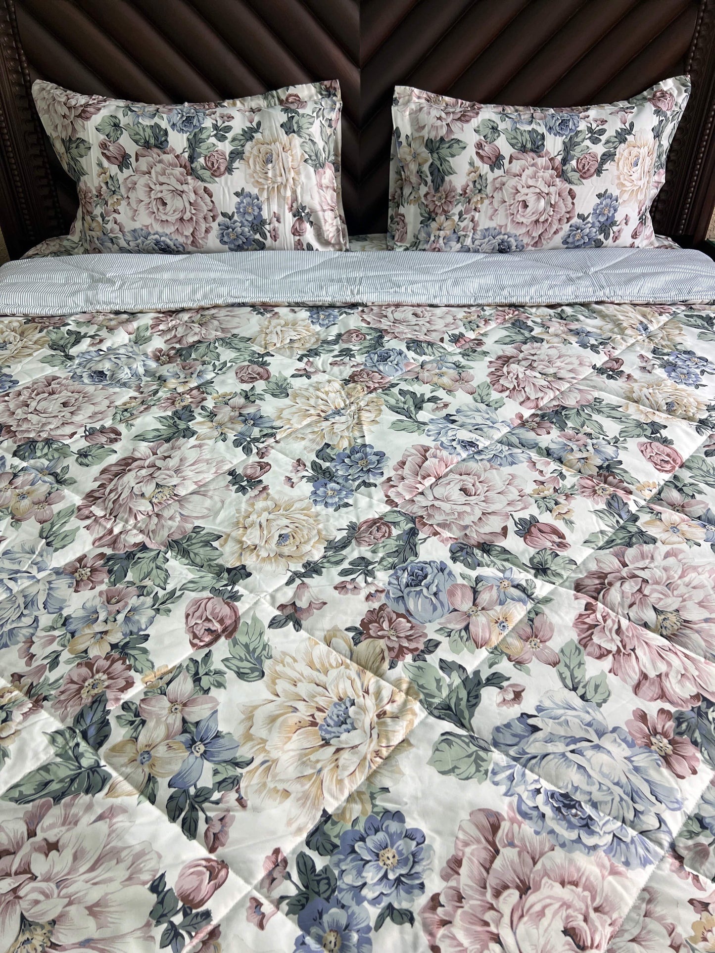 Comforter & Bedsheet Set